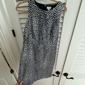 Worn once.  Hits right below the knee on me and I’m 5’8